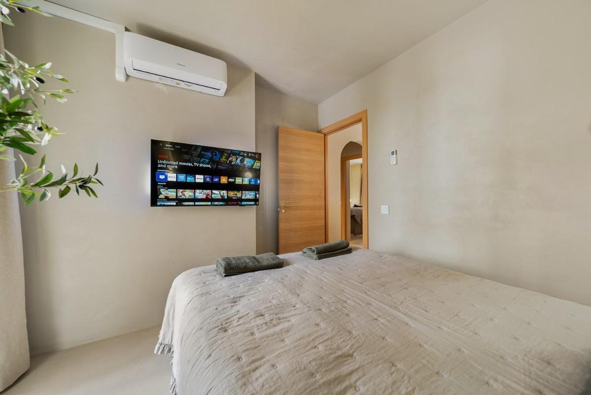 3 Bedroom In Old Town Apartment